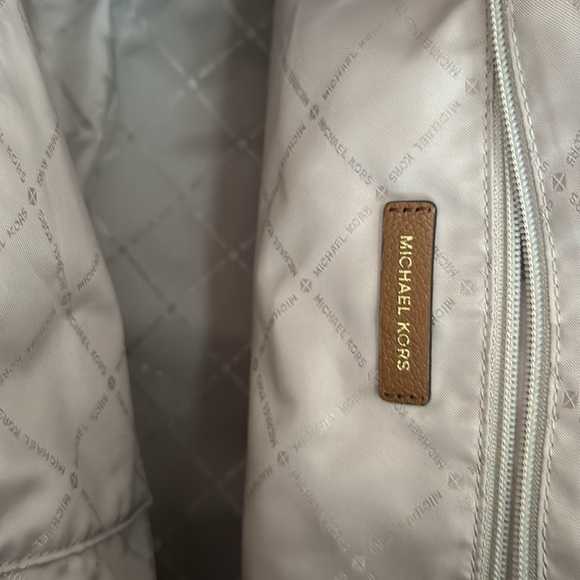 Michael Kors Tote Bag - Picture 3 of 5